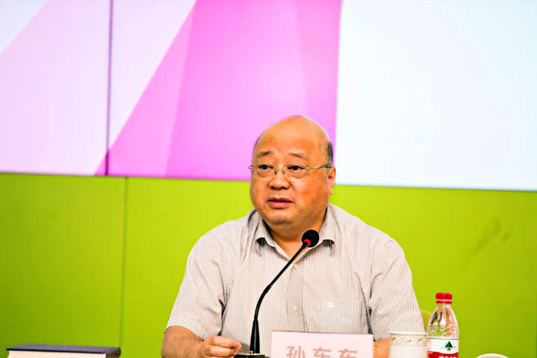 北京大學(xué)孫東東教授應(yīng)邀來(lái)西安國(guó)際醫(yī)學(xué)中心作衛(wèi)生法學(xué)專(zhuān)題講座