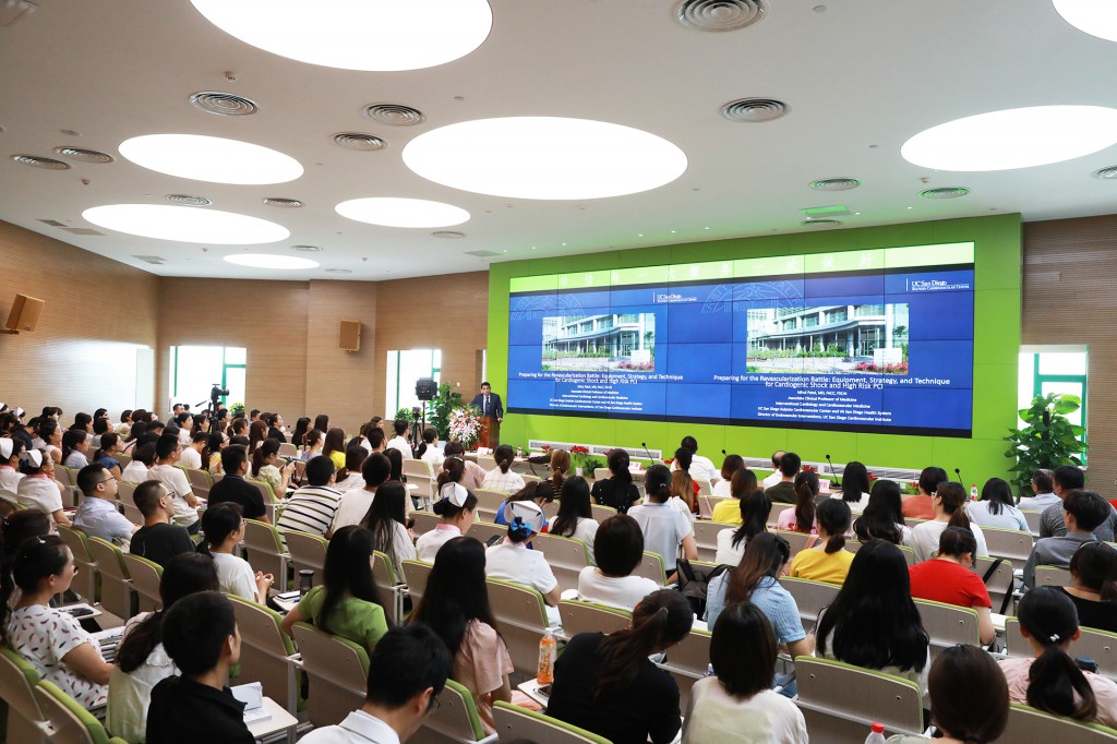 美國(guó)斯克里普斯醫(yī)院專(zhuān)家到西安國(guó)際醫(yī)學(xué)中心進(jìn)行學(xué)術(shù)交流