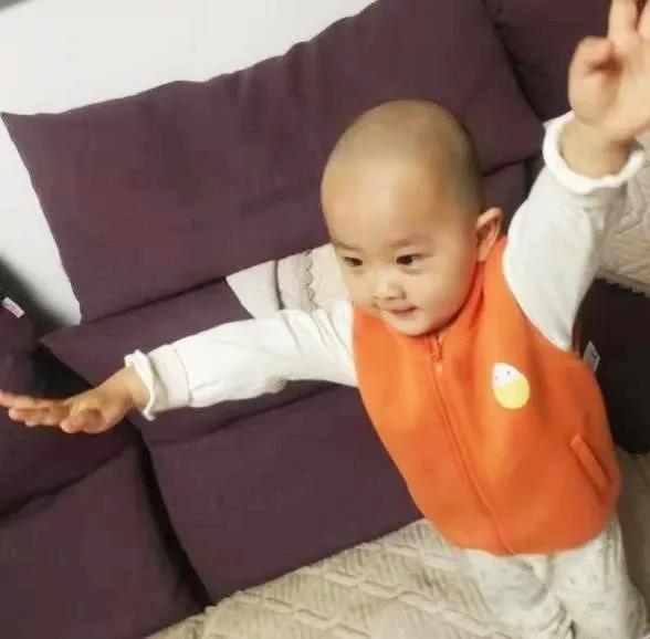 【戰(zhàn)“疫”日記】媽媽，請(qǐng)抱抱我！