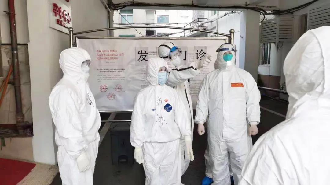 戰(zhàn)斗依然繼續(xù)，不容絲毫懈怠——記西安國(guó)際醫(yī)學(xué)中心醫(yī)院感控部主任劉冰