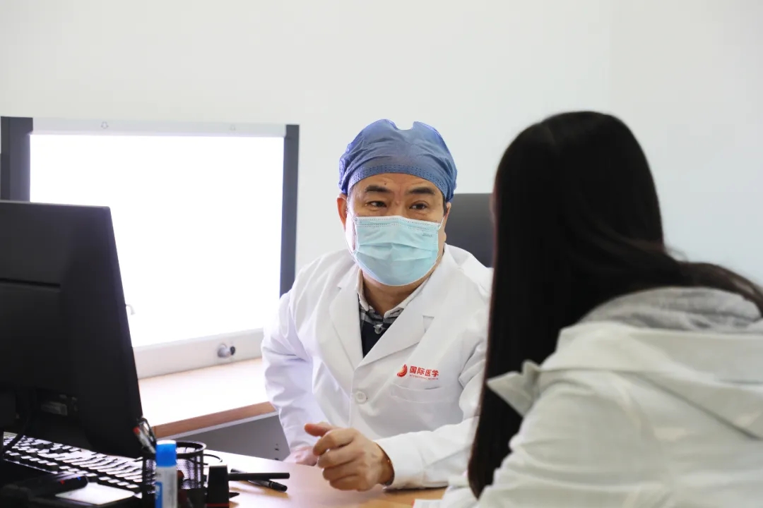 戰(zhàn)疫是英雄 救治是楷?！靼矅H醫(yī)學(xué)中心醫(yī)院支援湖北醫(yī)療隊隊員返崗工作干勁十足