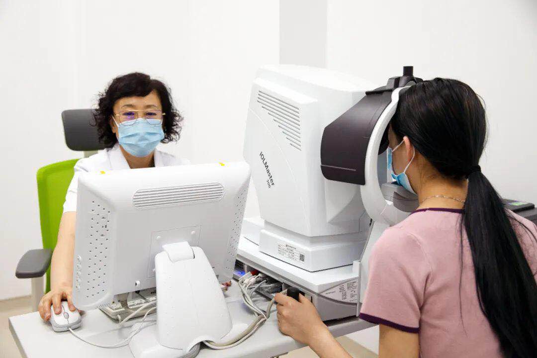 眼睛干澀、看不清字？ 快來(lái)這里檢查