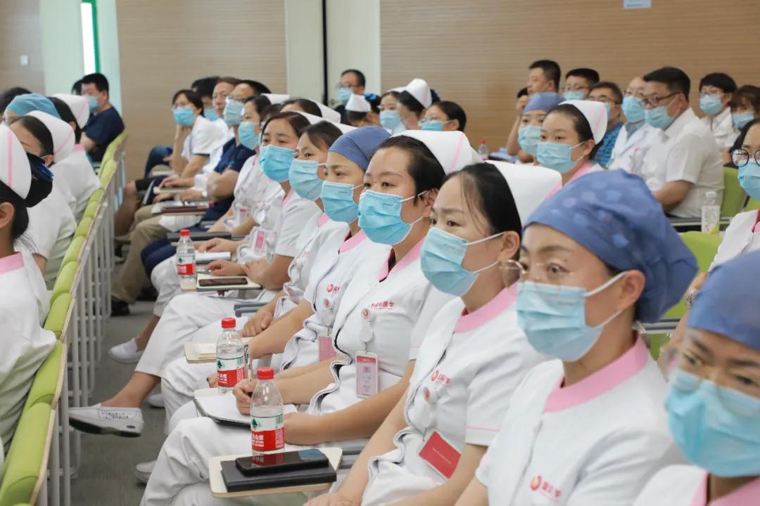 軍醫(yī)大咖齊聚一堂，共敘國際醫(yī)學(xué)創(chuàng)新發(fā)展