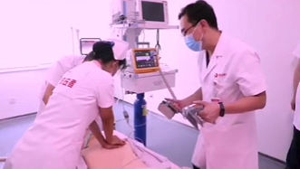 快來人！邁克需要搶救！