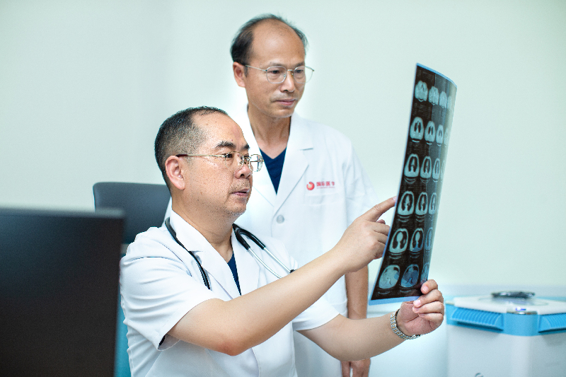 西安新聞網—全國抗擊新冠肺炎疫情先進個人吳昌歸：“醫(yī)路”探索恭心前行的老兵