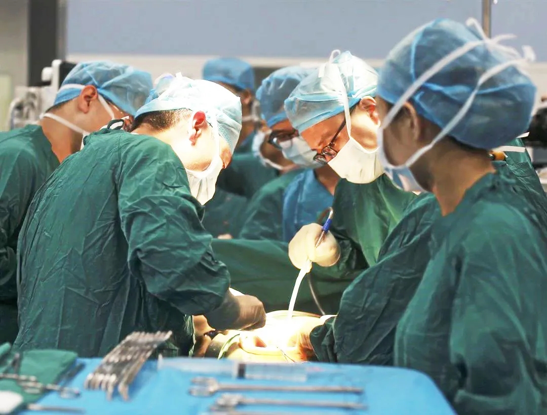 10斤重！這顆危及生命的“炸彈”終于被排除