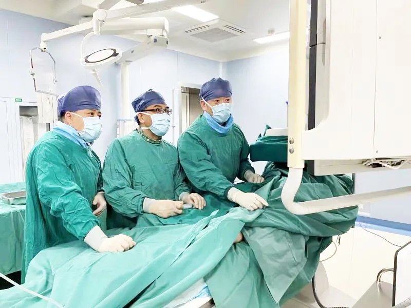 胸悶、腹脹、乏力……患者突發(fā)布加綜合征 介入治療把命救