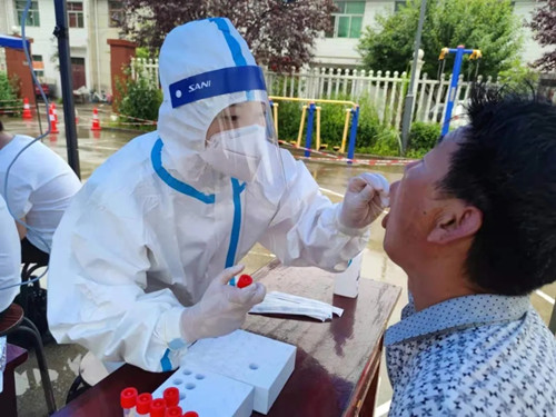 暴風(fēng)雨中，她們做疫情防控前線的“排雷兵”