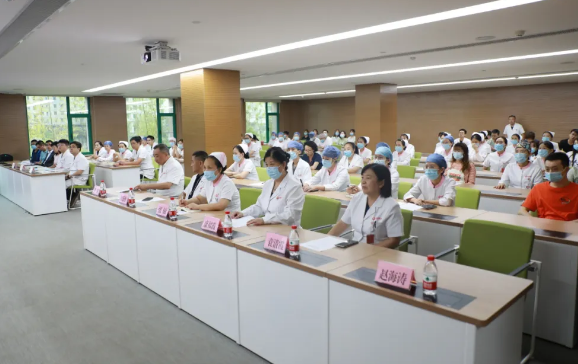 安全用械 守護健康——我院舉辦首屆“急救、生命支持類設(shè)備安全使用月”活動