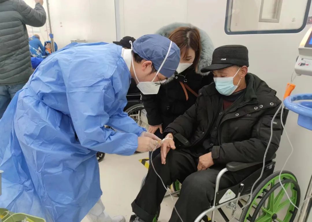 向光而行，致敬元旦堅守“醫(yī)”線的你們！