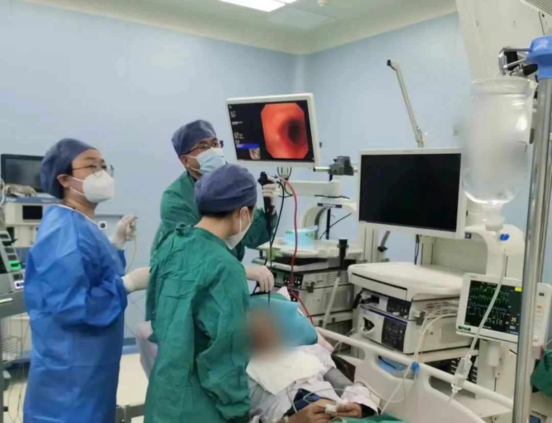 年過七旬的他，氣管被堵90%！危急時刻......