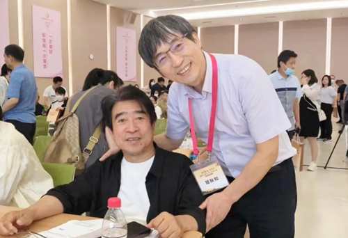 “醫(yī)”往情深15載！一位基層“輪椅”醫(yī)生和醫(yī)學(xué)大咖的故事