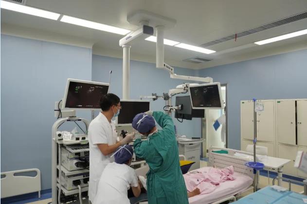 喘不上氣，窒息風(fēng)險(xiǎn)臨近.....67歲老人終于重獲呼吸自由