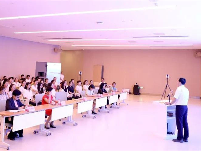 陜西省民政廳公益項(xiàng)目——“老年認(rèn)知癥照護(hù)培訓(xùn)”在我院圓滿(mǎn)舉辦