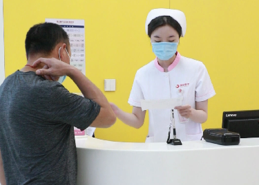 大口吃肉，大碗喝酒！胰腺炎、膽結(jié)石可能已經(jīng)在路上了