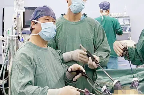 68cm橡膠水管吞入腹中！我院普外科腹腔鏡微創(chuàng)手術(shù)緊急施救！