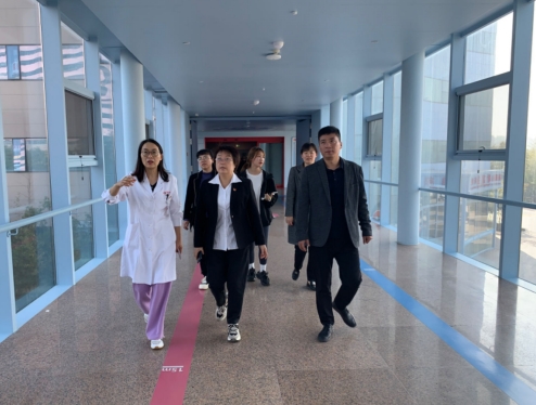 長(zhǎng)安區(qū)醫(yī)保經(jīng)辦中心主任石愛萍一行蒞臨我院參觀交流