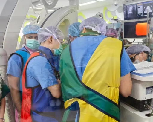 歐陽海峰教授受邀赴泰國進行呼吸介入手術(shù)指導