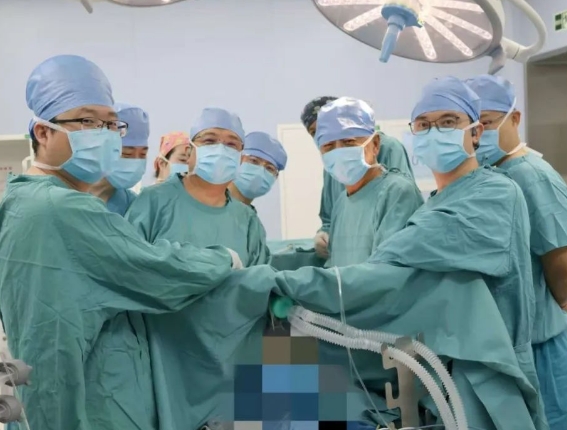 難度五顆星！不插管手術擊潰“封喉”腫瘤