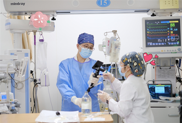 身心同救！重癥病房里的“祛病”與“醫(yī)心”