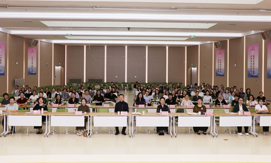 我院召開(kāi)“沙盤游戲治療技術(shù)在兒童心理行為疾病中的應(yīng)用”培訓(xùn) 